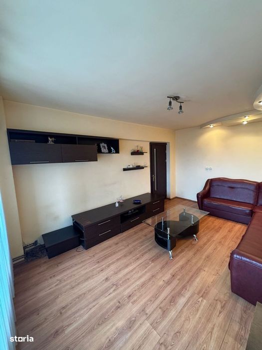Apartament cu balcon și lift