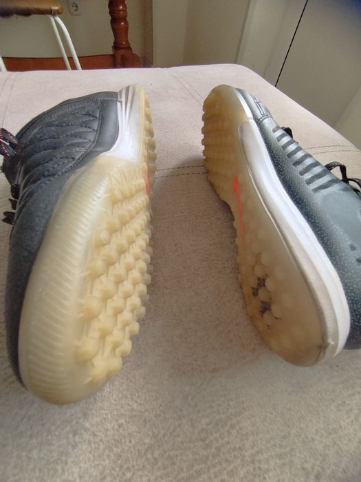 Продаю футзалки.