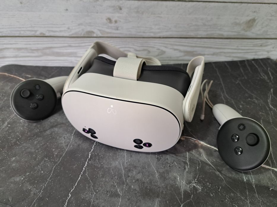 Продам VR гарнитура META QUEST 3S (идеал)