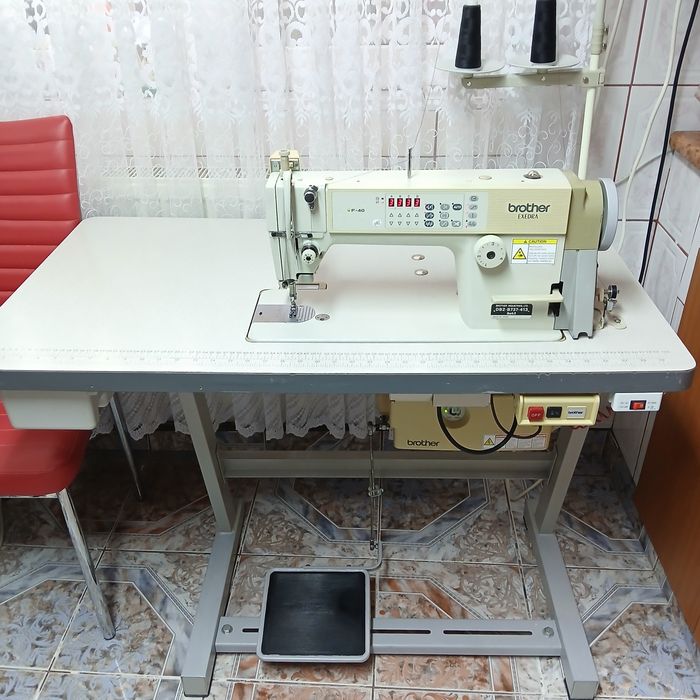Masina de cusut BROTHER cu taiere de fir, full automata