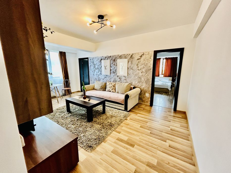 Ultracentral 3 camere cazare