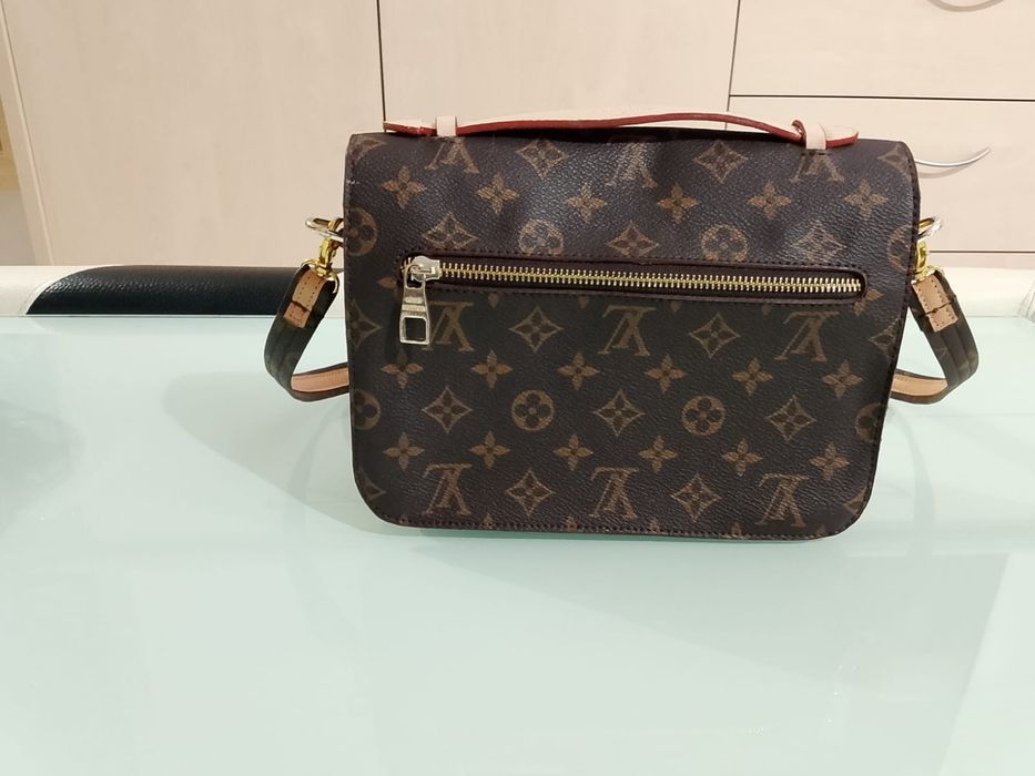 Vand geanta Louis Vuitton
