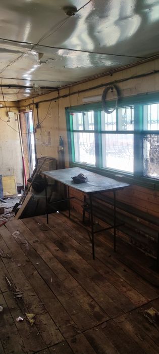 Продам вагончик , находится в красном яре