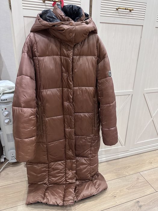 Продам пуховик Rinasimento, Италия