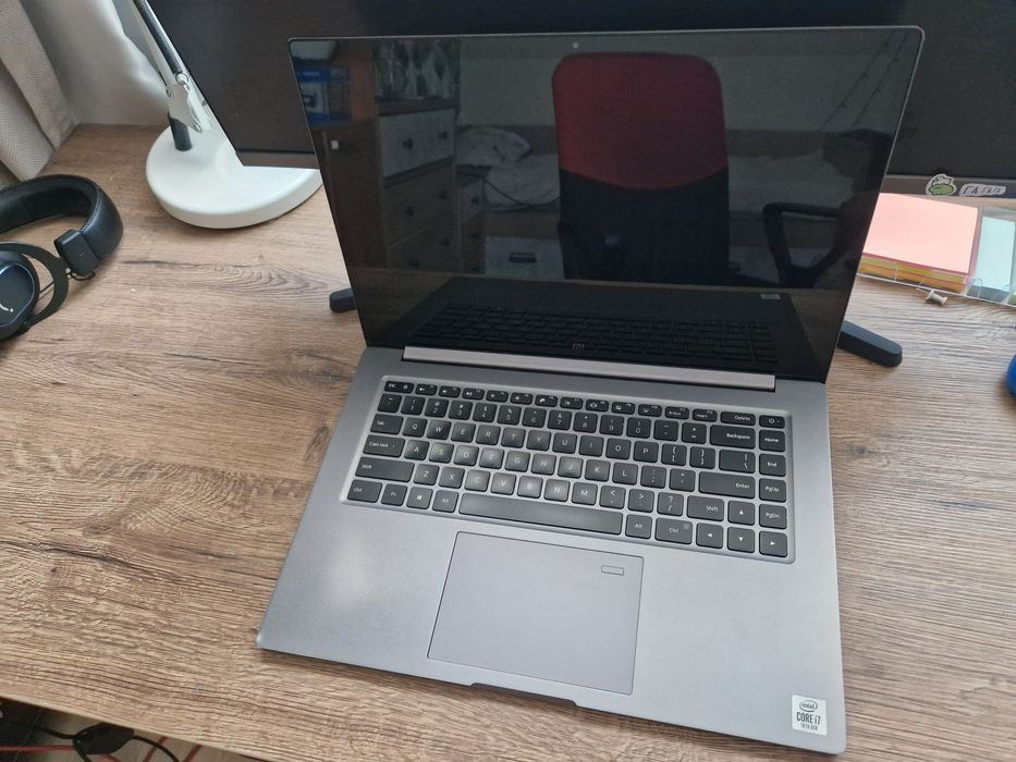 Xiaomi Mi Notebook Pro 15 в отличном состоянии