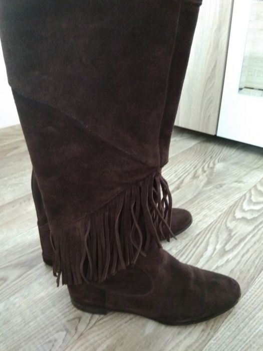 Замшевые демисезонные сапоги