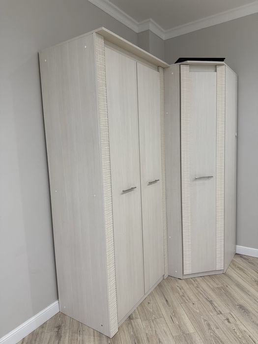 Продам угловой шкаф