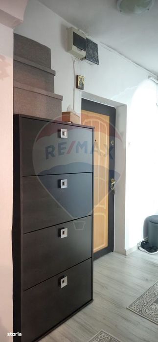 Apartament cu 3 camere de vânzare în zona Sud-Est