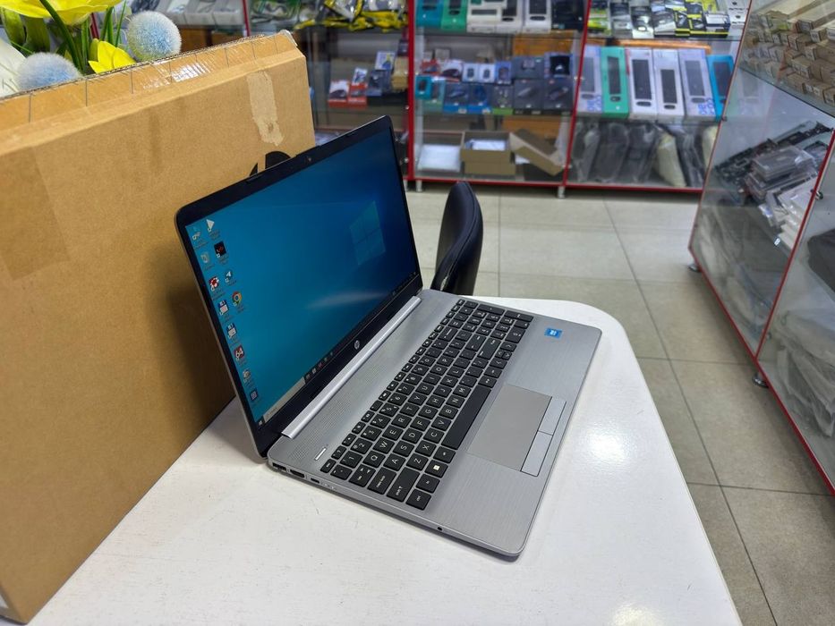 HP office noutbuk holati ideal ddr4 4/1000gb