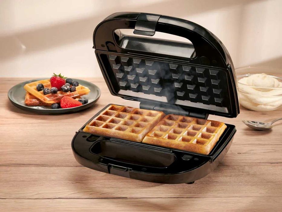 Тостер за сандвичи Гофретник 3 в 1 3 сменяеми плочи SilverCrest 750 W