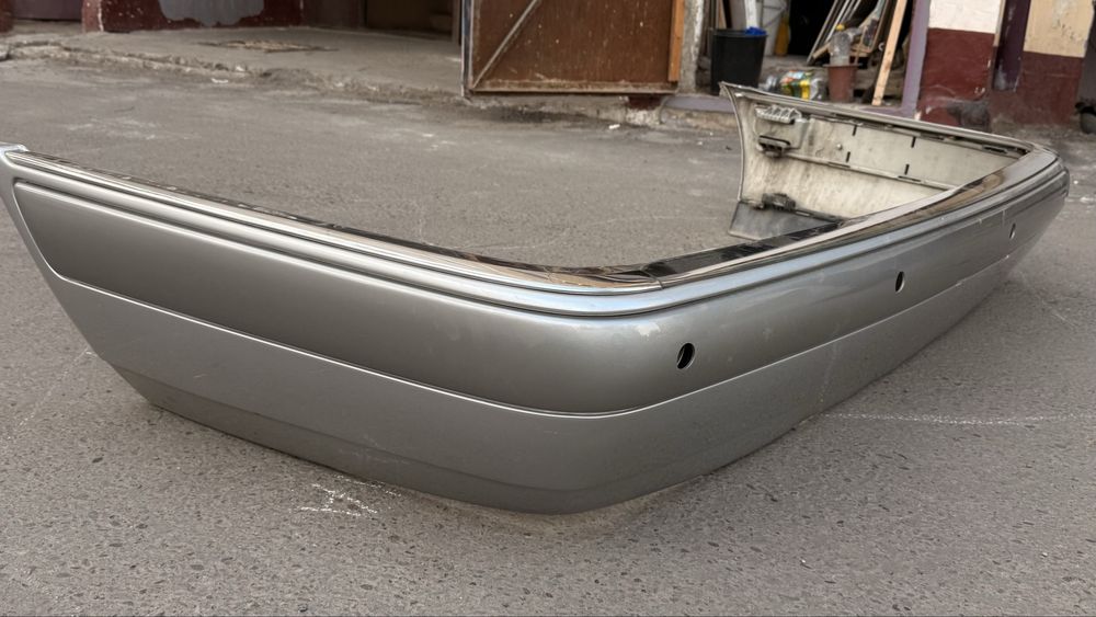 w210 Avangard orqa bamfer  sotiladi.Azgina ishi bor nikellari joyida