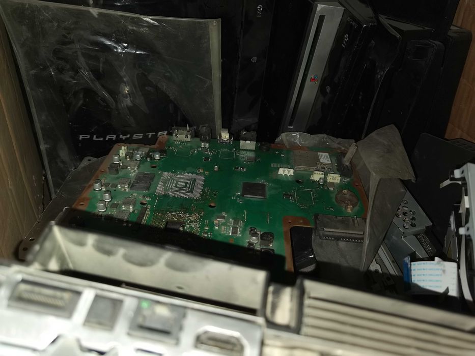 Продам PlayStation 3 FAT