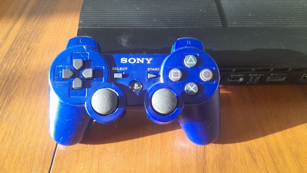 Продам прошитую Playstation 3