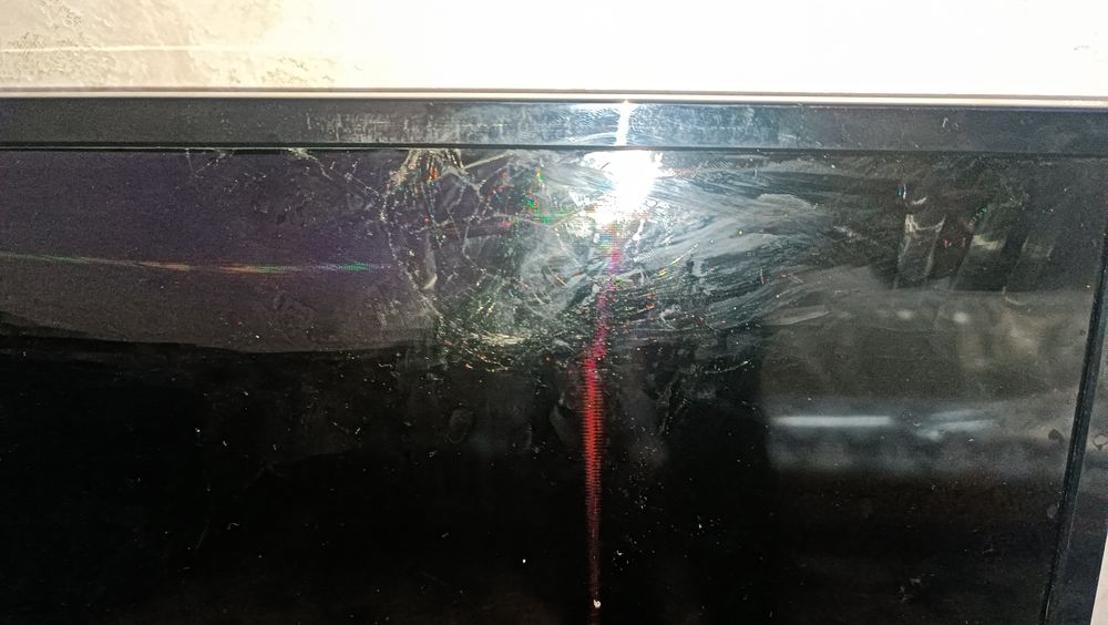 43 talik televizor bor