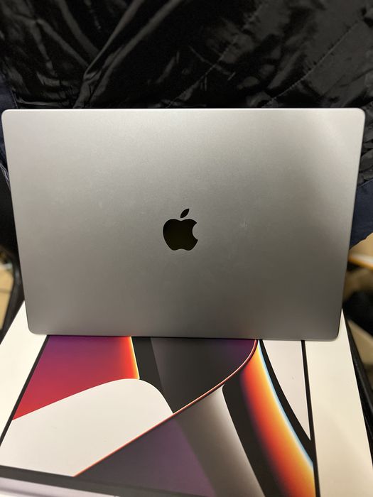 MacBook Pro 16  / A2485 /  2021