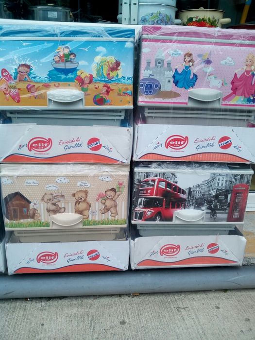 Пластмасов шкаф цветен