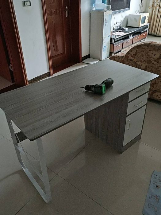 Стол письменный, с тумбой