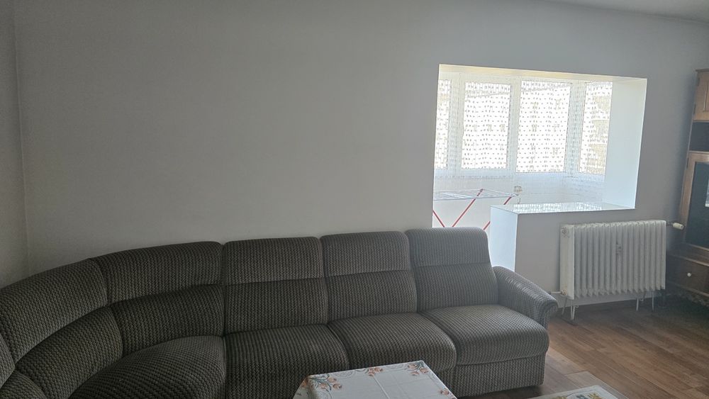 Inchiriez apartament 2 camera.