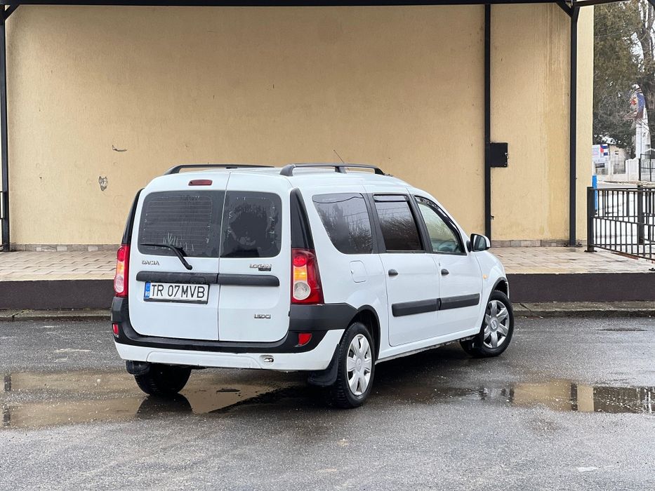 Vând logan mcv 1,5 dci