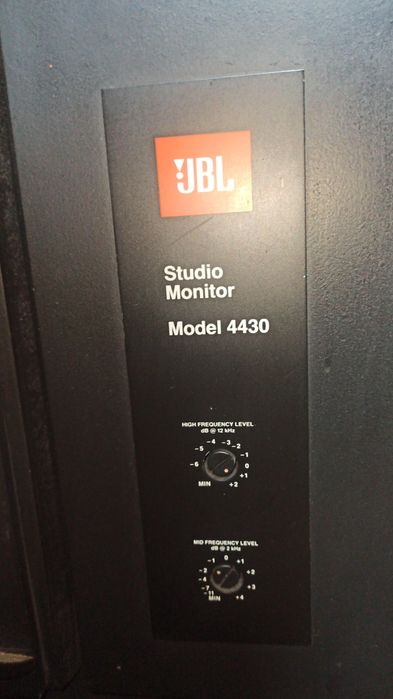 JBL 4430 студийные мониторы