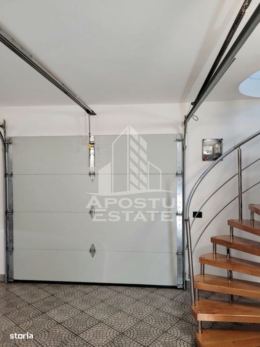 Casa desfasurata pe doua niveluri,zona Podgoria