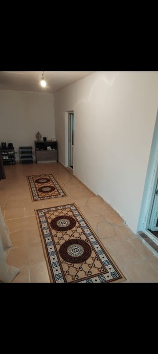 Vind casă plus curte de locuit