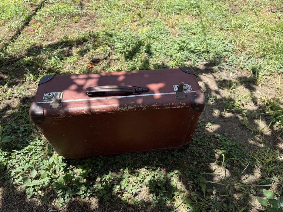 Старинен ретро куфар