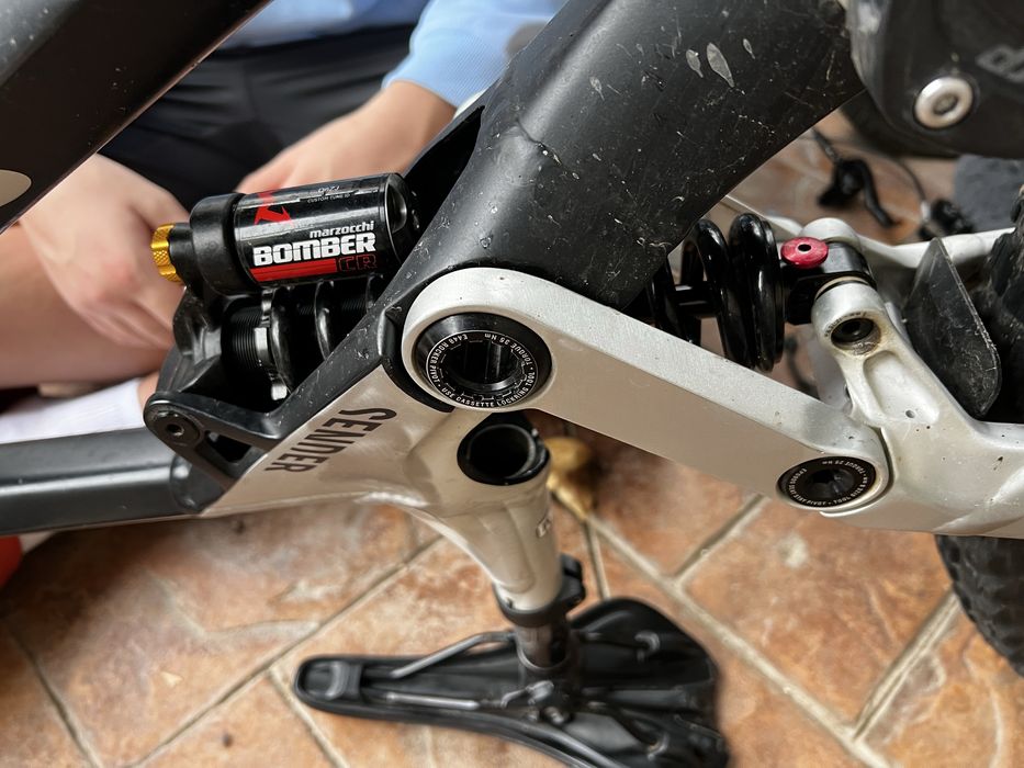 Marzocchi bomber 225x75