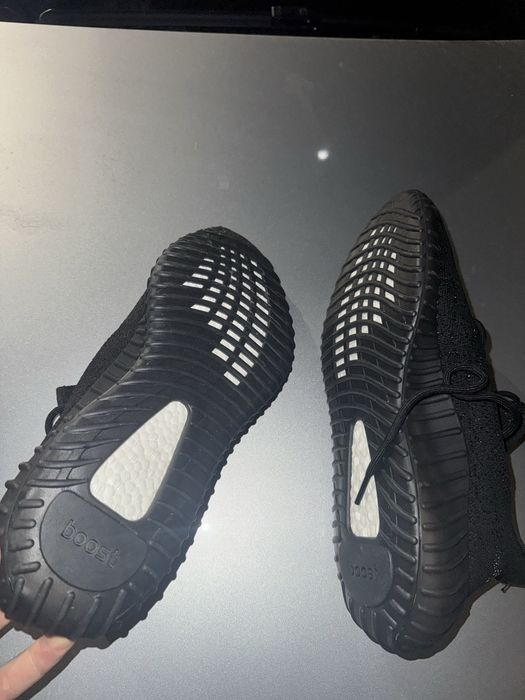 Adidas Yeezy Boost 350 V2 Oreo – EU 46