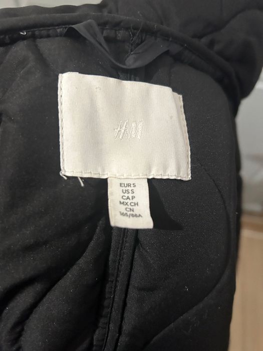 Geaca dama matlasată H&M