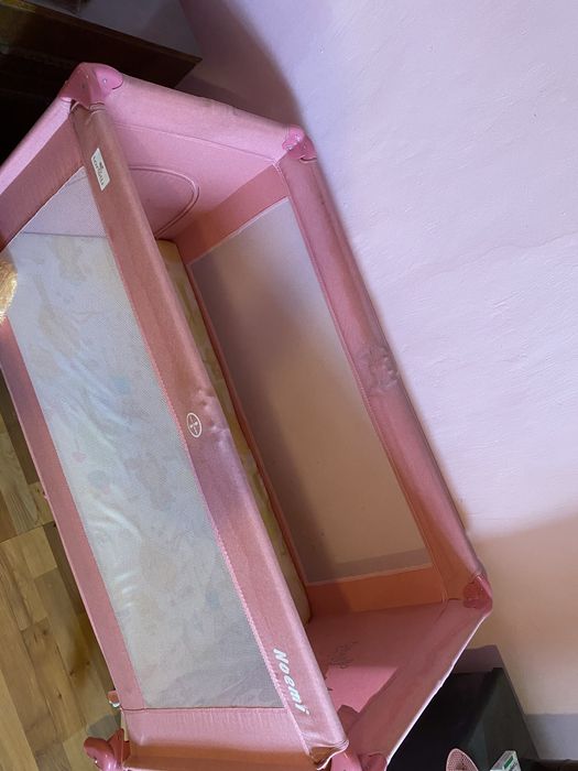 Продавам следните неща: