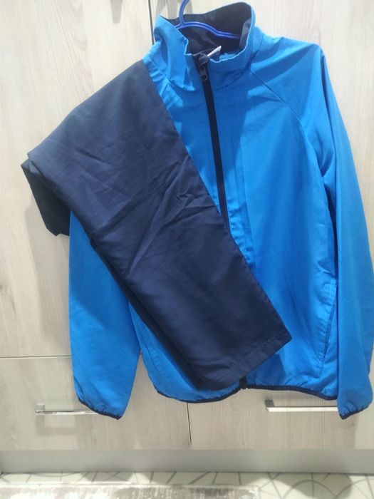 Продам спортивный костюм