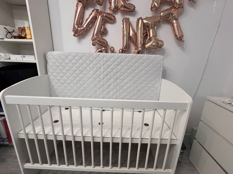 Pătuț bebe din lemn + Saltea  – nefolosit, ca nou.