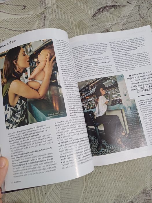 Vand revista Glamour octombrie 2014, cu Katie Holmes