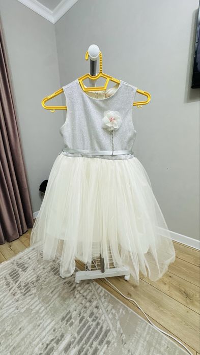 Продам детское платье