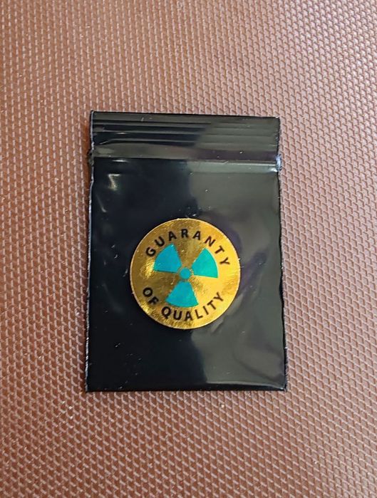 Чёрные зип-лок пакетики.