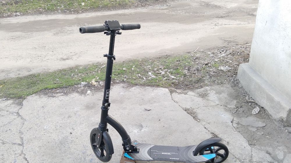 Самокат. В хорошем состояние