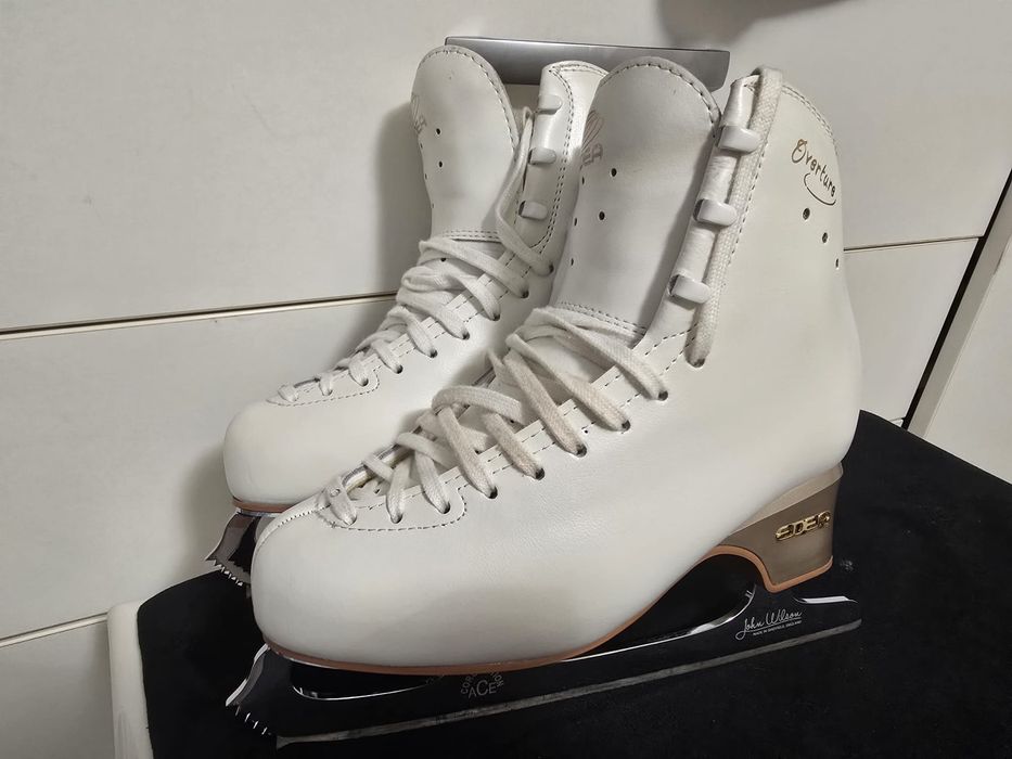 Patine Edea Overture, John Wilson Coronation Ace, mărime 245 C