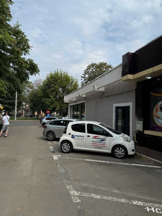 Spatiu comercial aprox 620 mp Bld .Independentei nr.59 bl.Turn- Braila