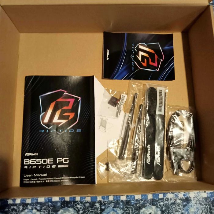 Дъно ASRock B650E PG Riptide WiFi