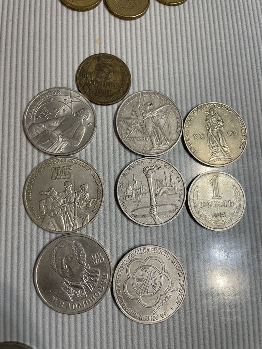 Продам коллекционные монеты