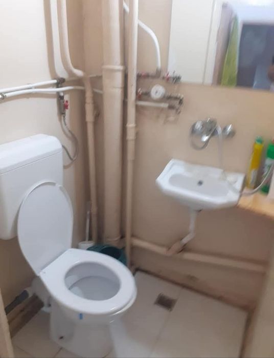 Vand garsoniera zona razboieni  parter .