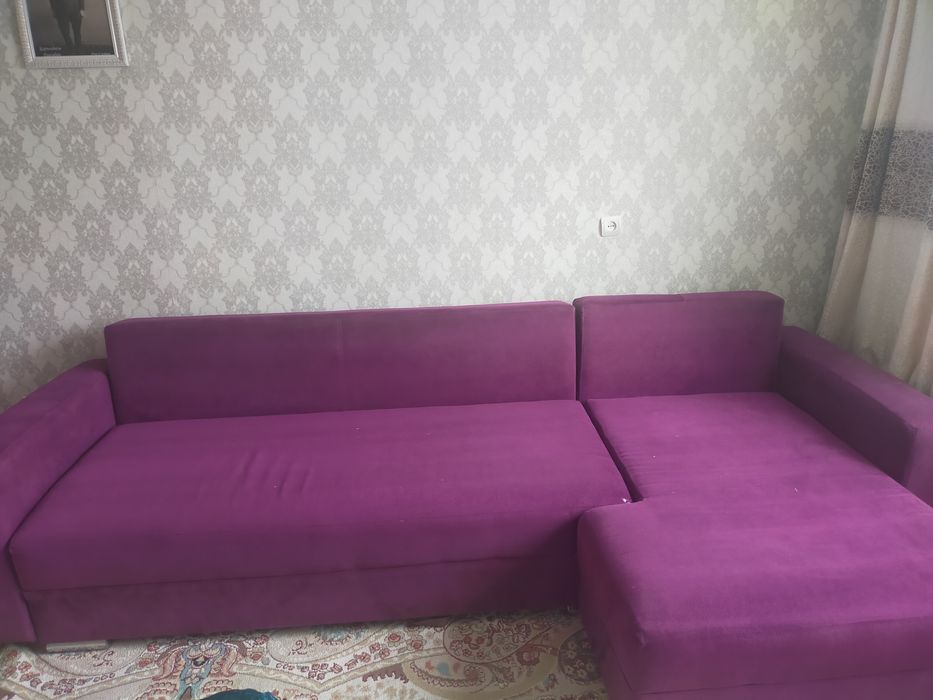 диван угловой...