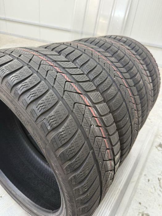 Anvelope de iarna 215/40 R18