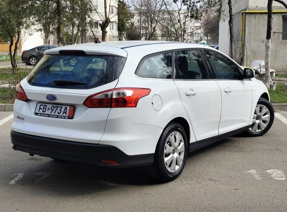 Ford Focus 1.6 benzină Mpi, 2012, impecabil