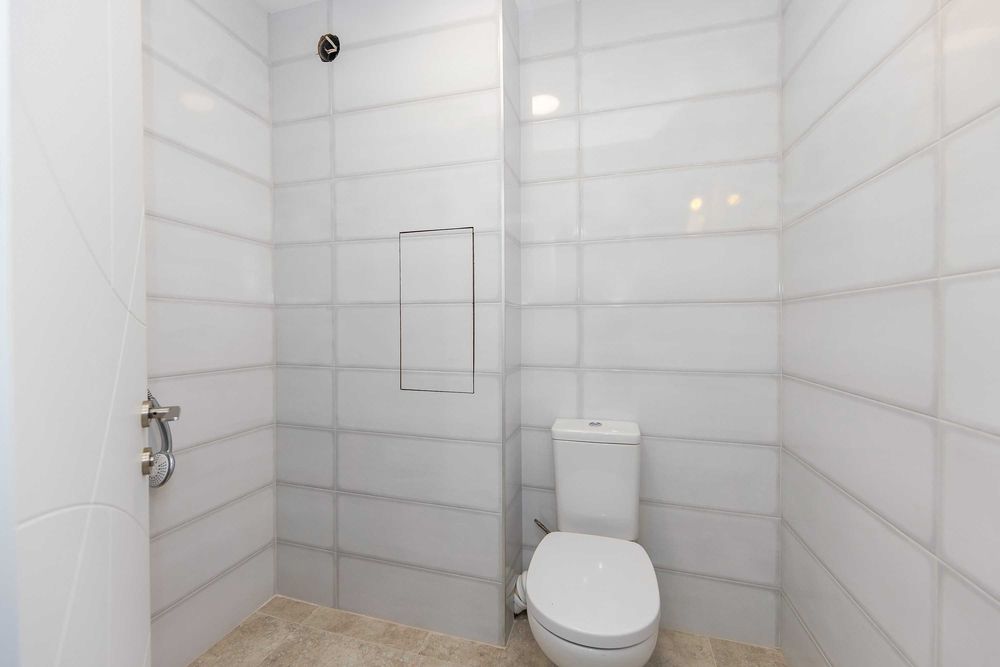 Продава се Двустаен апартамент в София, Център - 61 кв.м за 1649 €/кв.м - Снимка #4