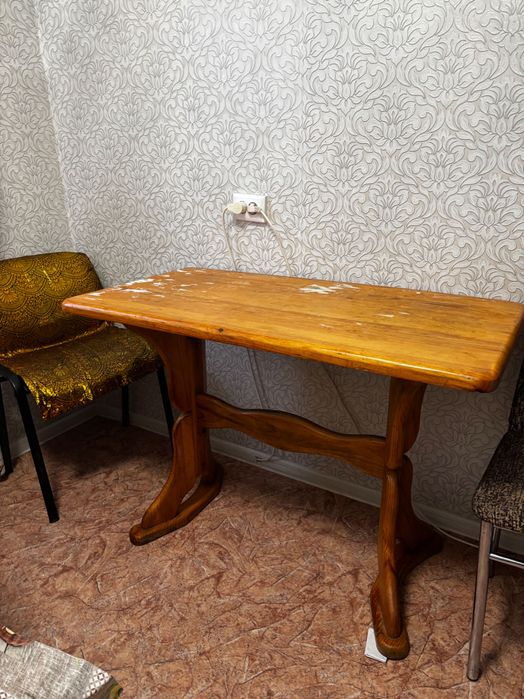 Продаю Стол кухонный деревянный