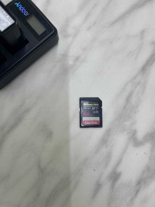 Sony A6300 + обективи и пълно оборудване