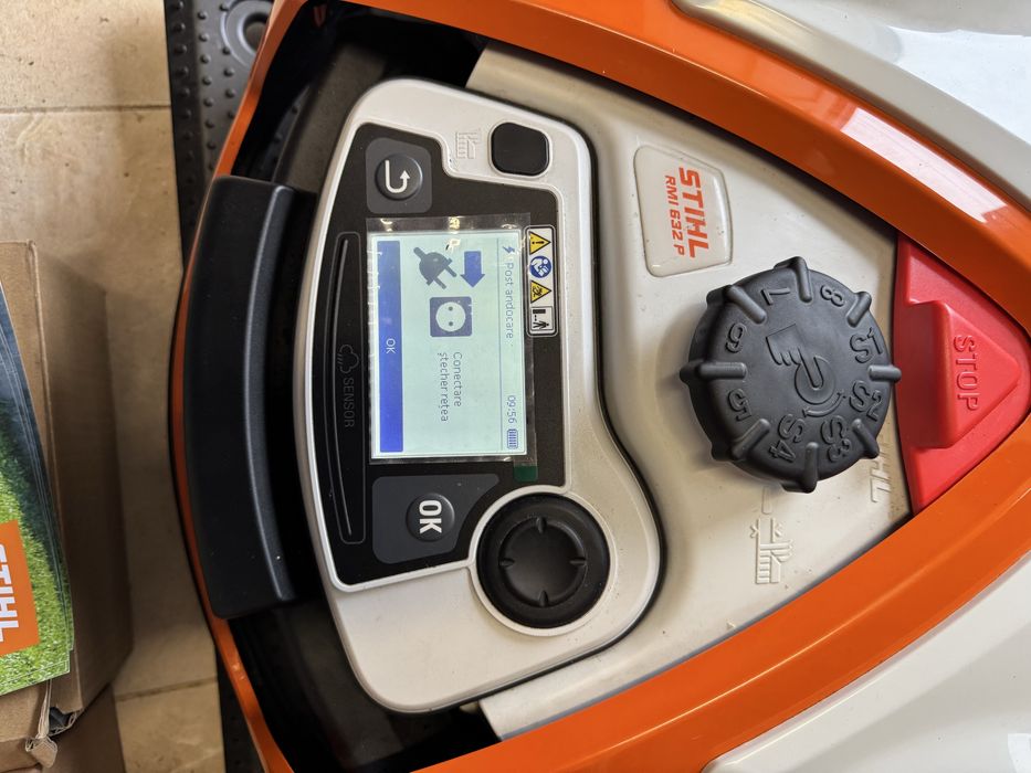 Robot tuns iarba  sthil RMI 632 P