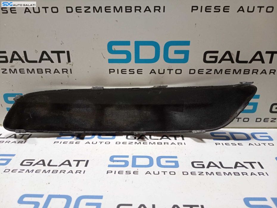 Bandou Ornament Dreapta de pe Spoiler Bara Fata Volkswagen Jetta 3 2005 - 2010 Cod 1K0807718B [M4890]